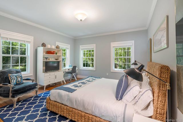 6 Woodruff Lane, Bridgehampton, NY 11932