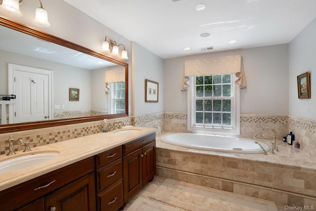 6 Woodruff Lane, Bridgehampton, NY 11932