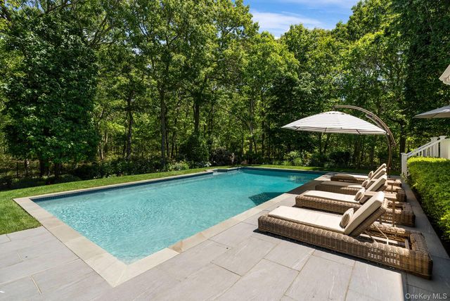 6 Woodruff Lane, Bridgehampton, NY 11932