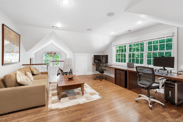 6 Woodruff Lane, Bridgehampton, NY 11932
