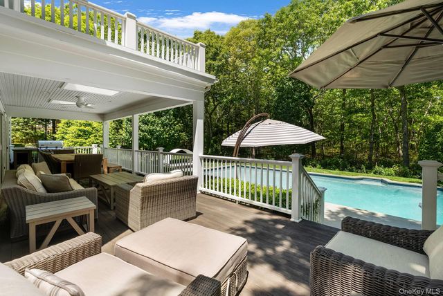 6 Woodruff Lane, Bridgehampton, NY 11932
