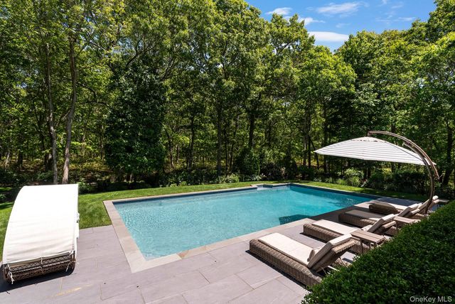 6 Woodruff Lane, Bridgehampton, NY 11932