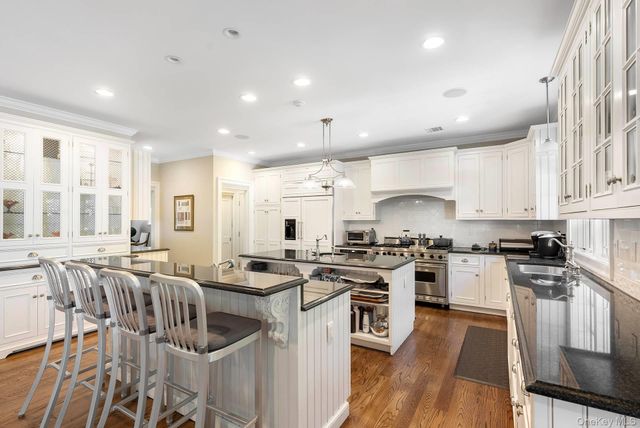 6 Woodruff Lane, Bridgehampton, NY 11932