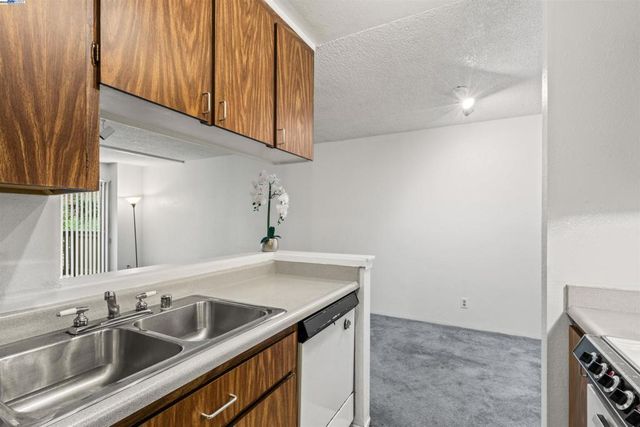 374 Imperial Way 2, Daly City, CA 94015