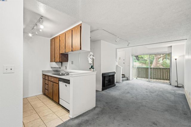 374 Imperial Way 2, Daly City, CA 94015