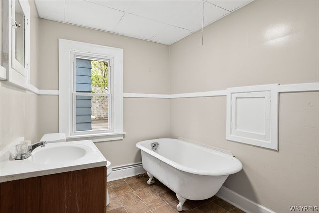 1890 Linwood Avenue, Niagara Falls, NY 14305