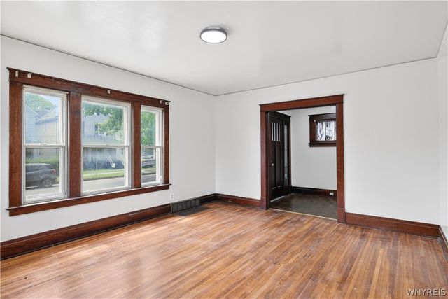 1890 Linwood Avenue, Niagara Falls, NY 14305