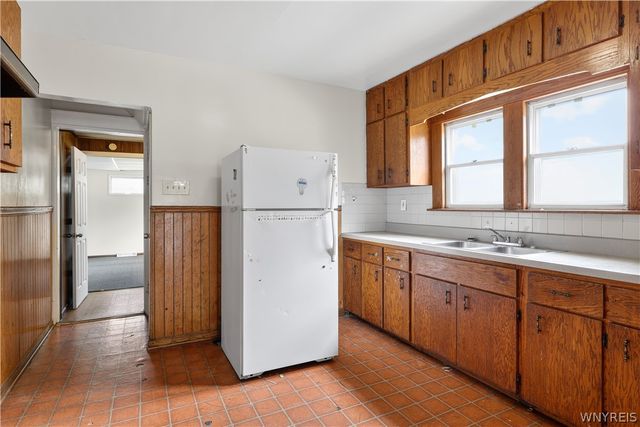 1890 Linwood Avenue, Niagara Falls, NY 14305