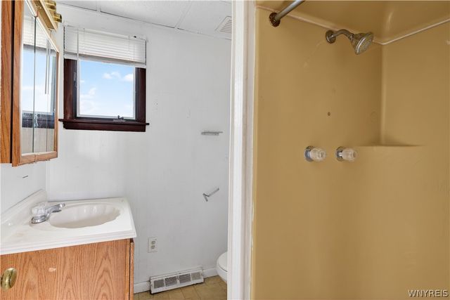 1890 Linwood Avenue, Niagara Falls, NY 14305