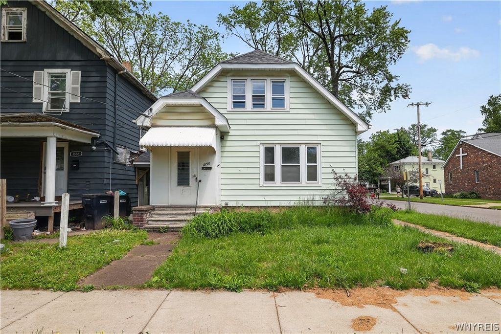 1890 Linwood Avenue, Niagara Falls, NY 14305