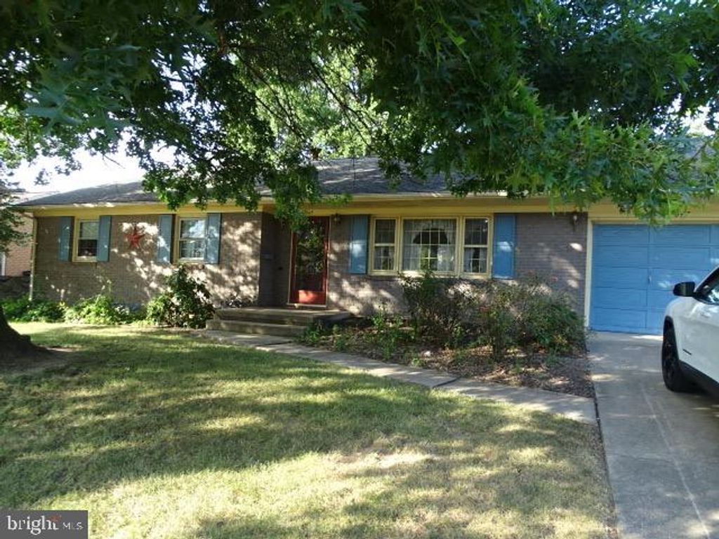 547 MENTZER AVENUE, Chambersburg, PA 17201