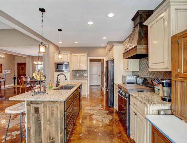 94 Murillo Way, Hot Springs Village, AR 71909