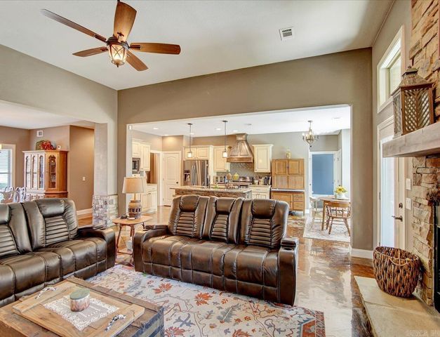 94 Murillo Way, Hot Springs Village, AR 71909