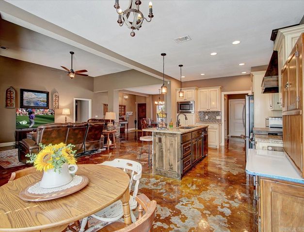 94 Murillo Way, Hot Springs Village, AR 71909