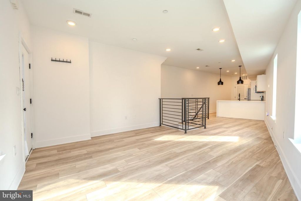 1255 N 23RD ST, PHILADELPHIA, PA 19121 — photo 3
