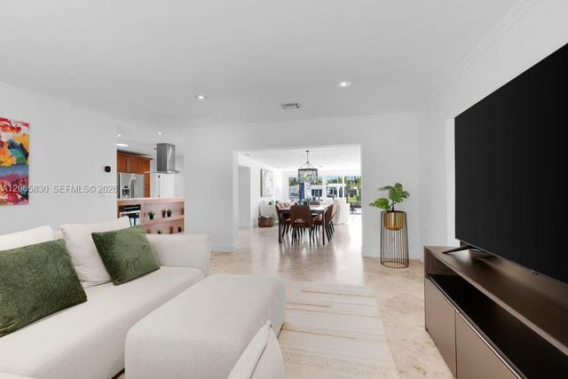 261 SE 4th Street, Pompano Beach, FL 33060