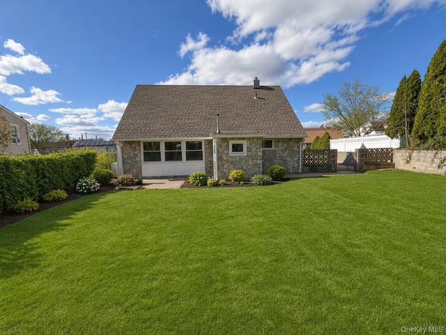 102 Mountaindale Road, Yonkers, NY 10710