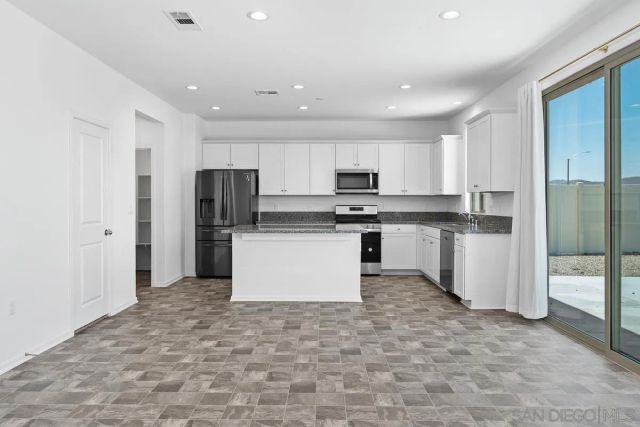 4872 Goldfinch, Hemet, CA 92545