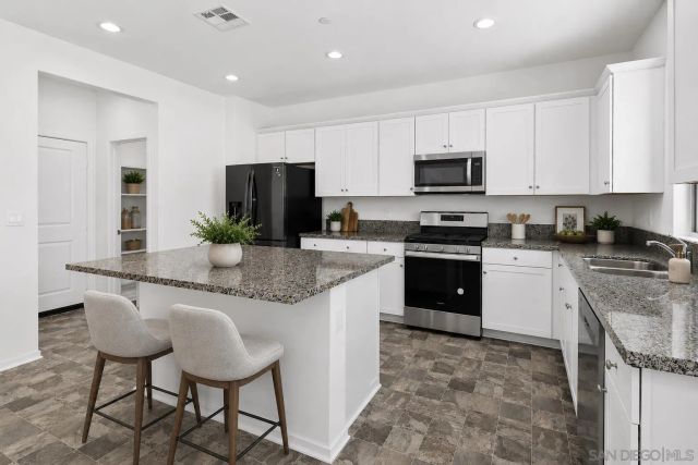 4872 Goldfinch, Hemet, CA 92545