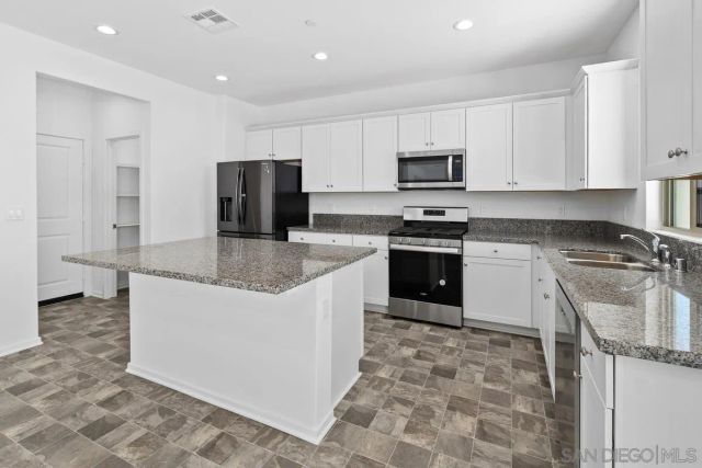 4872 Goldfinch, Hemet, CA 92545