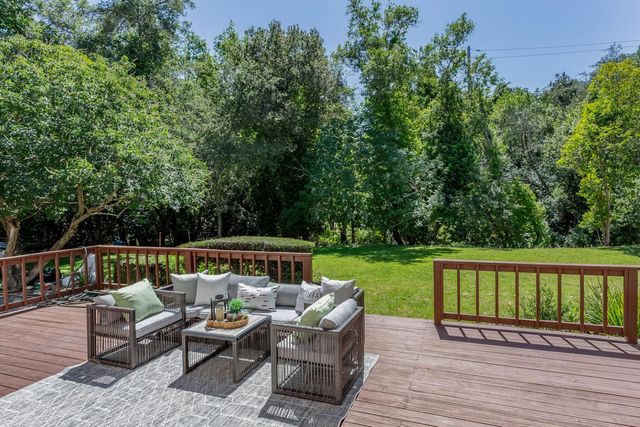 200 Todo El Mundo, Woodside, CA 94062