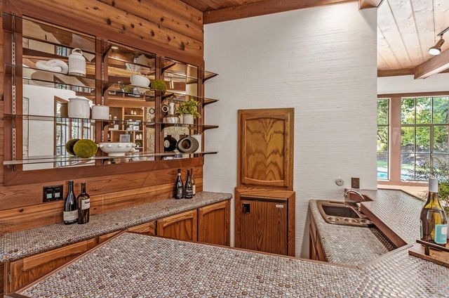 200 Todo El Mundo, Woodside, CA 94062