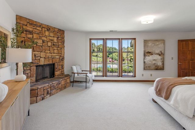 200 Todo El Mundo, Woodside, CA 94062