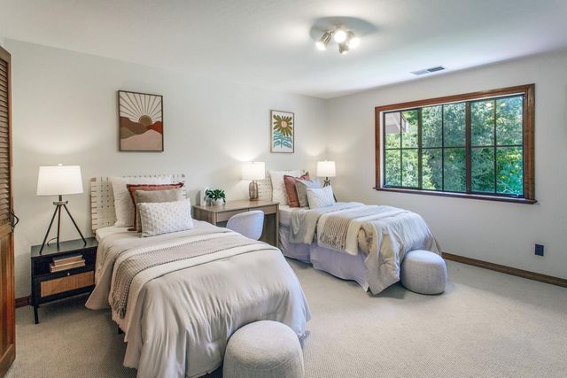 200 Todo El Mundo, Woodside, CA 94062