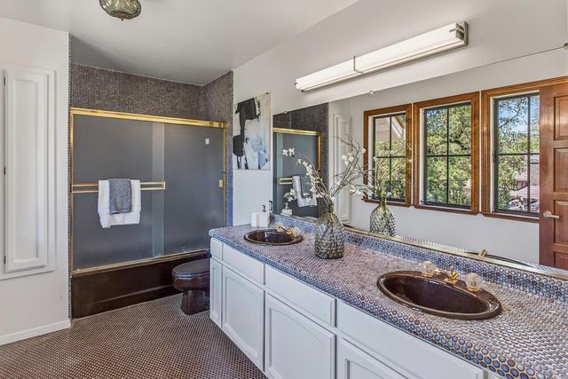 200 Todo El Mundo, Woodside, CA 94062