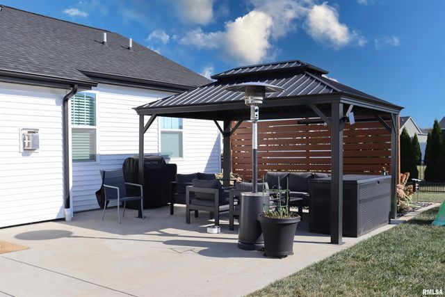 1240 BROWN Court, Washington, IL 61571