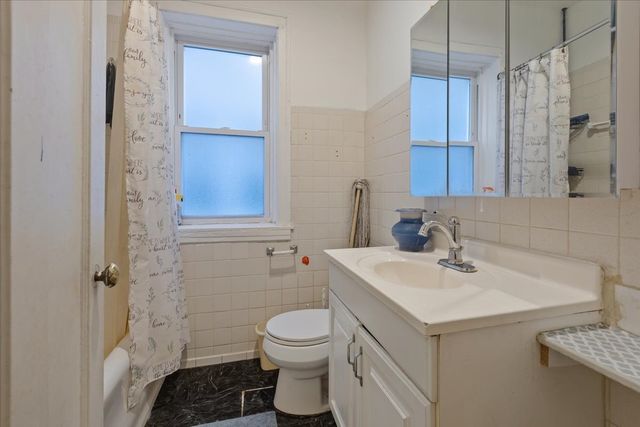 6319 N Claremont Avenue, Chicago, IL 60659