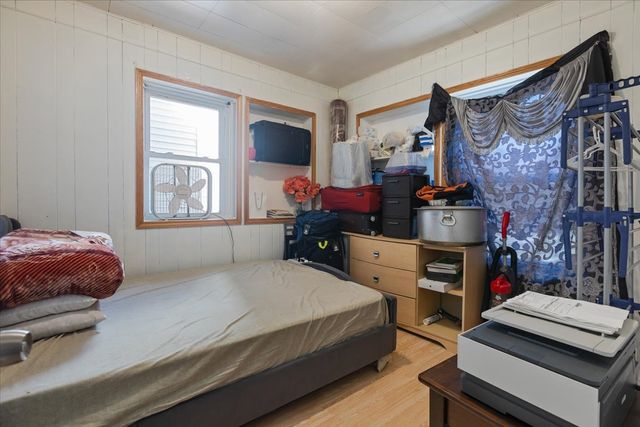 6319 N Claremont Avenue, Chicago, IL 60659