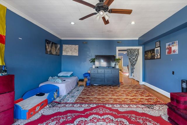 6319 N Claremont Avenue, Chicago, IL 60659