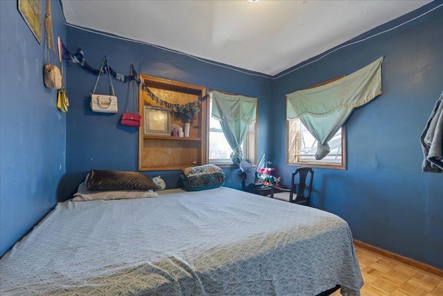 6319 N Claremont Avenue, Chicago, IL 60659