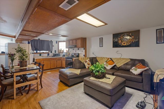 6319 N Claremont Avenue, Chicago, IL 60659