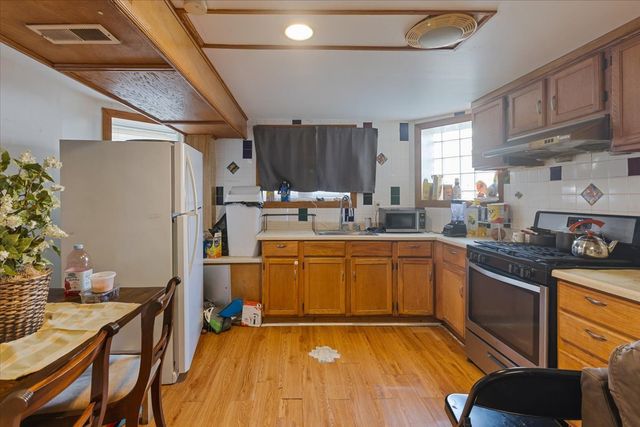 6319 N Claremont Avenue, Chicago, IL 60659