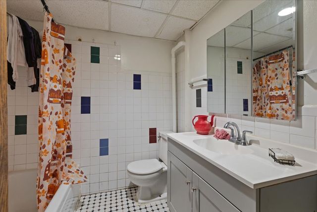 6319 N Claremont Avenue, Chicago, IL 60659