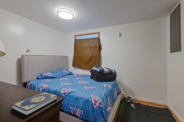 6319 N Claremont Avenue, Chicago, IL 60659