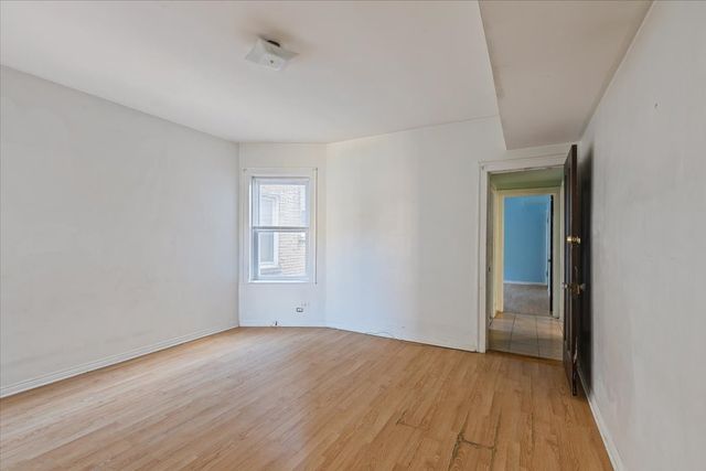 6319 N Claremont Avenue, Chicago, IL 60659