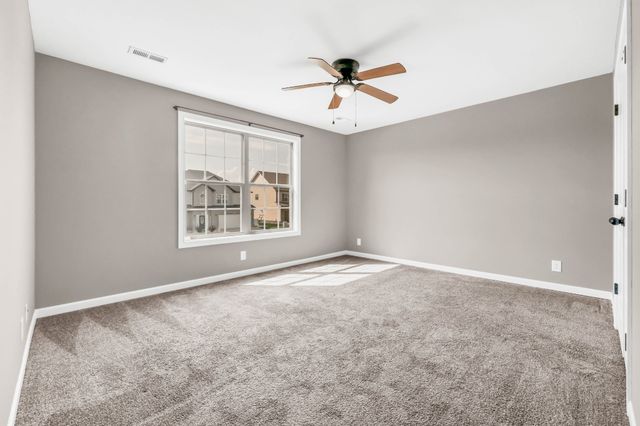 1483 Kingbird Dr, Clarksville, TN 37040