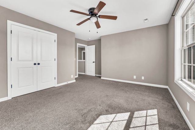 1483 Kingbird Dr, Clarksville, TN 37040