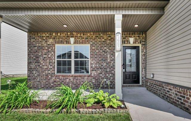 1483 Kingbird Dr, Clarksville, TN 37040