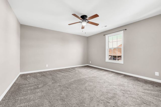 1483 Kingbird Dr, Clarksville, TN 37040