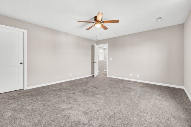 1483 Kingbird Dr, Clarksville, TN 37040
