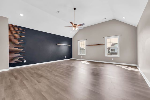 1483 Kingbird Dr, Clarksville, TN 37040
