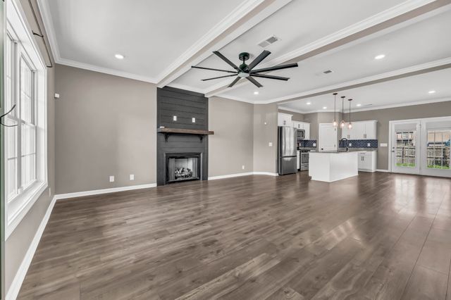 1483 Kingbird Dr, Clarksville, TN 37040