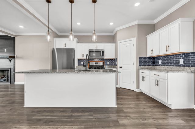 1483 Kingbird Dr, Clarksville, TN 37040