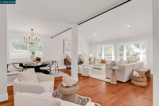 880 El Capitan Dr, Danville, CA 94526