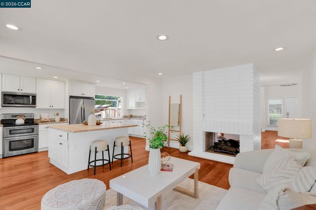 880 El Capitan Dr, Danville, CA 94526