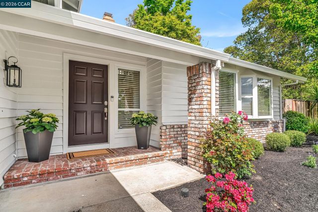 880 El Capitan Dr, Danville, CA 94526